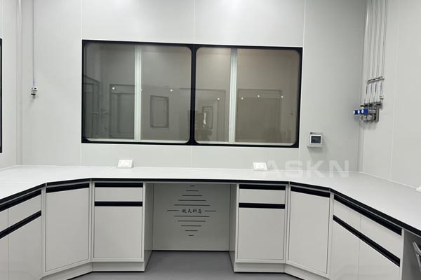 新款全鋼實(shí)驗(yàn)臺(tái)定做多少錢(qián)?