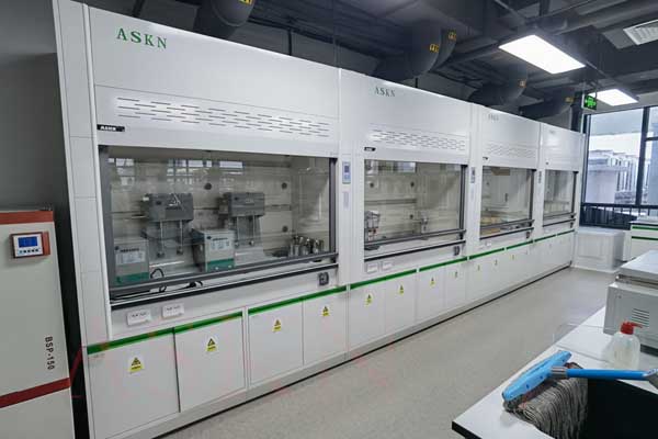 通風(fēng)柜定制價格怎么算的